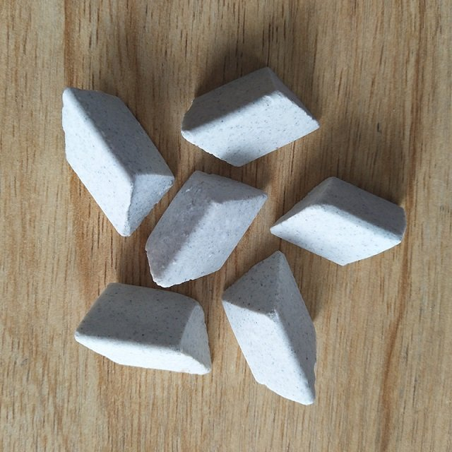 Oblique Triangle White Corundum, Vibratory Deburring Media