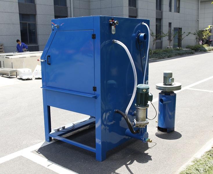 Wet Vapour Blasting Machine for Motorcycle Parts