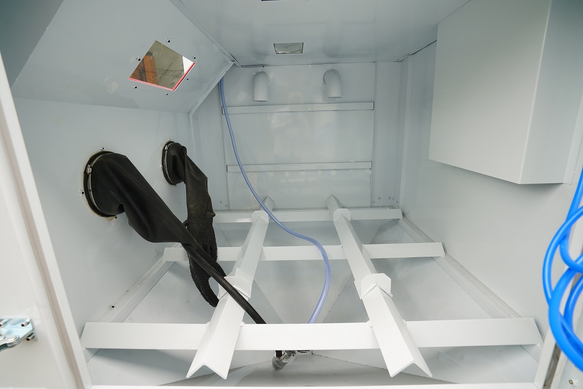 blasting cabinet