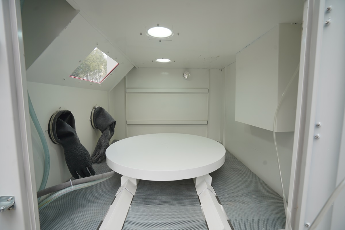 sandblasting cabinet