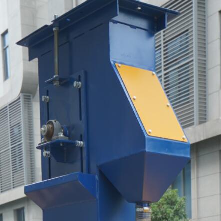 media lifting elevator