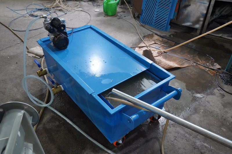 closed loop wet blasting cabinet