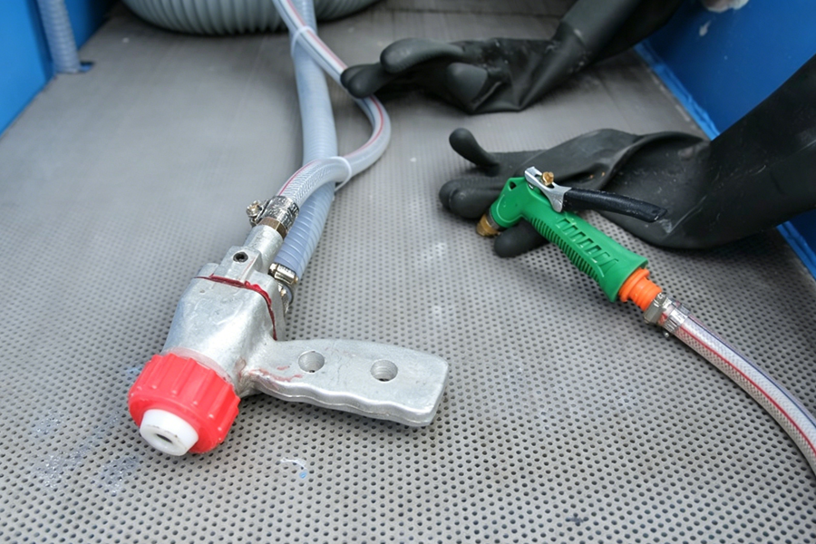 wet blast gun