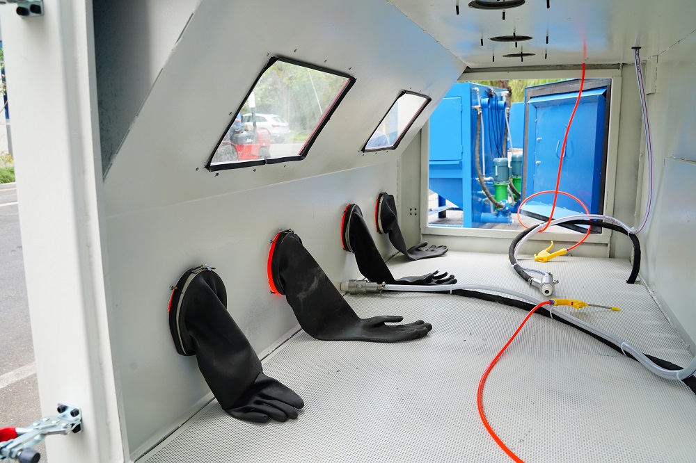 large sand blasting cabinet