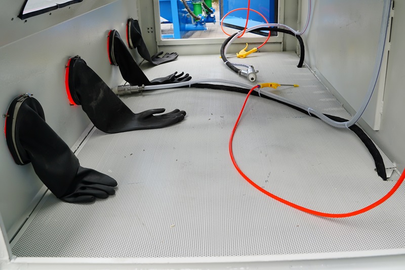 blasting cabinet