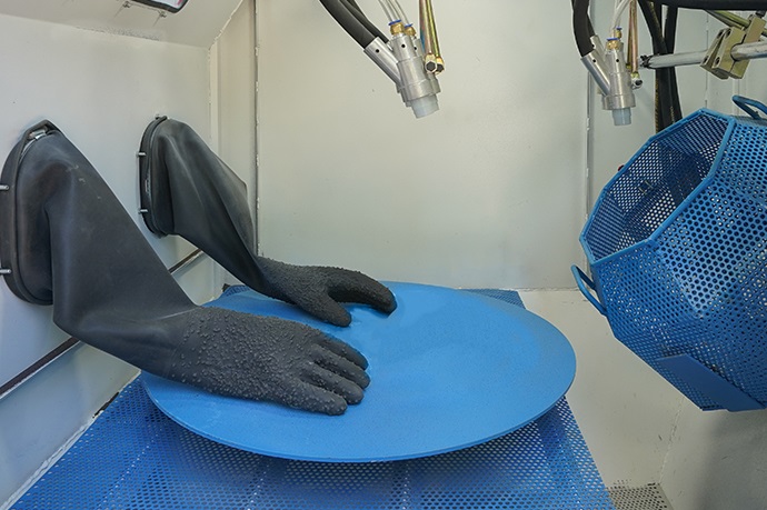 turntable sandblasting