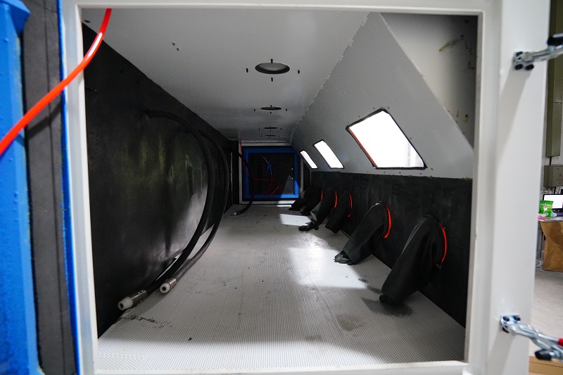 pressure blasting cabinet