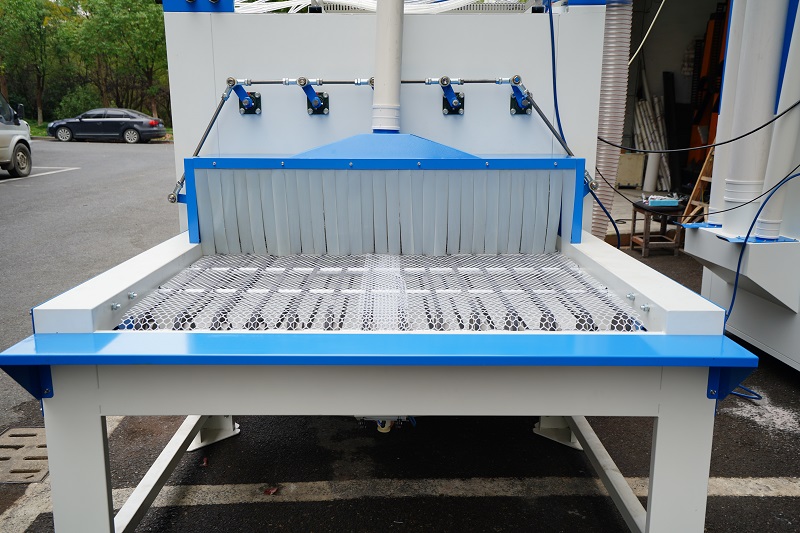 sandblasting conveyor