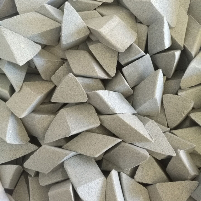 Brown aluminum oxide Finishing Media and Deburring Media